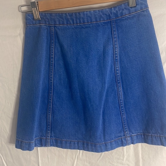Small denim button up jean skirt - Picture 5 of 5